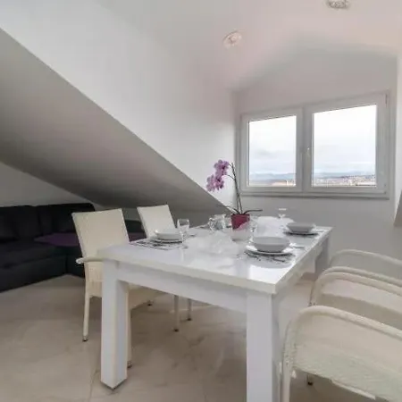 Mama Mia Apartment
